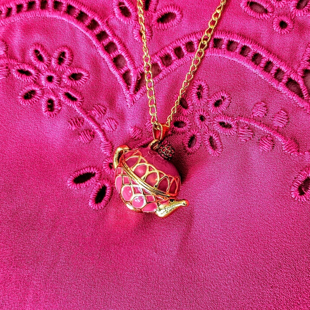 Pink and Gold Teapot 🫖 Charm Necklace